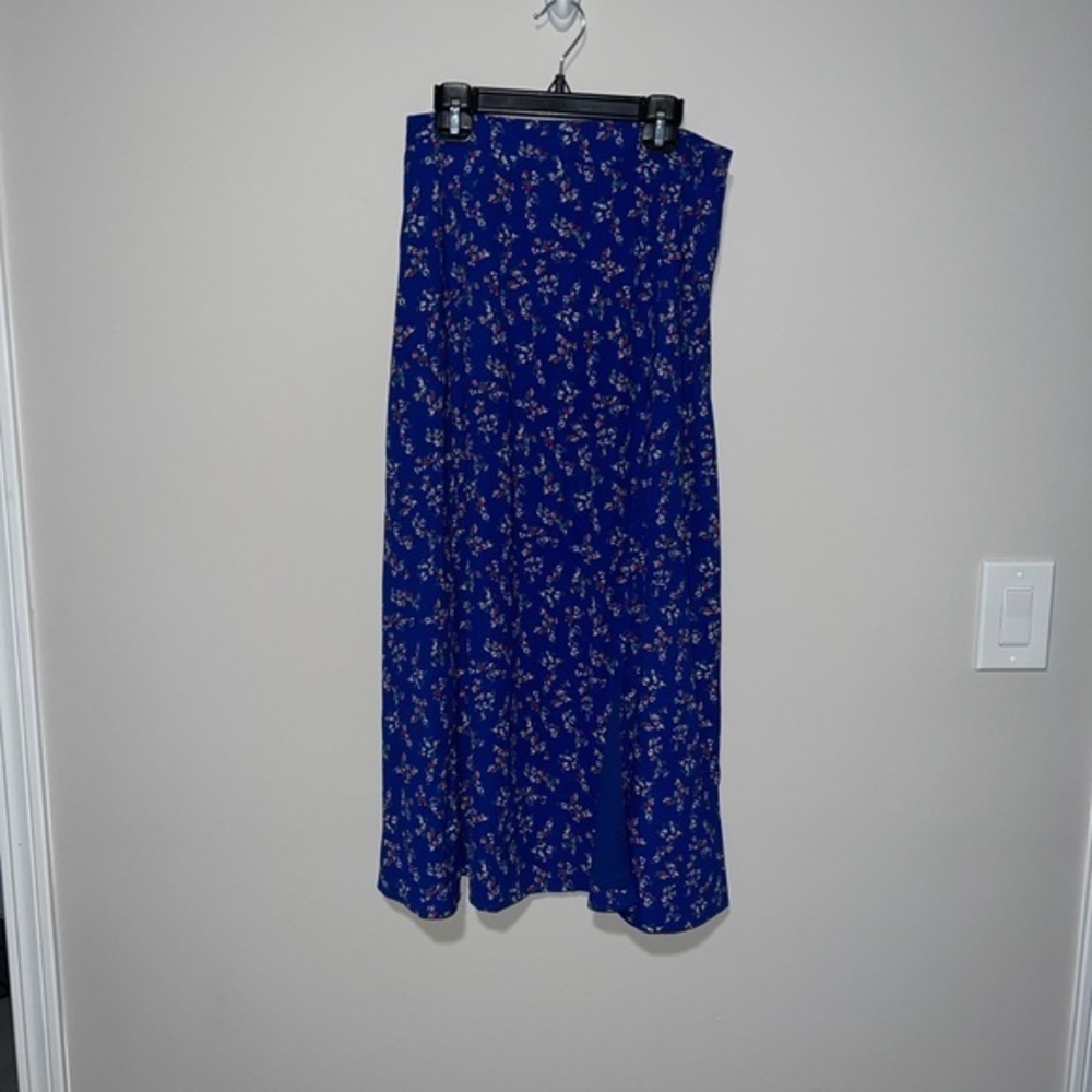 NWOT Lulus Maxi Skirt with slit royal blue with floral design Medium